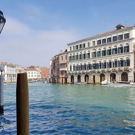 Apartment Palazzo Nani Bernardo - My Extra Venedig